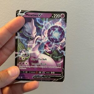 Mewto V Pokémon card